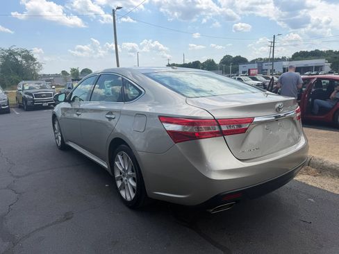 Used 2013 Toyota Avalon XLE Touring FWD image 5
