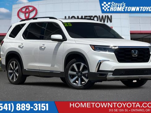 Used 2025 Honda Pilot Touring image 1