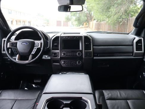 Used 2019 Ford Expedition XLT w/ Equipment Group 202A AWD/4WD image 16