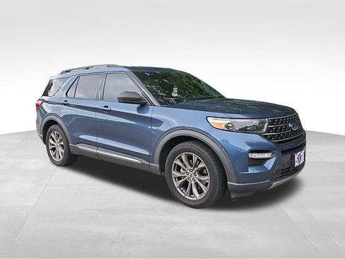 Used 2020 Ford Explorer XLT w/ Equipment Group 202A RWD image 11
