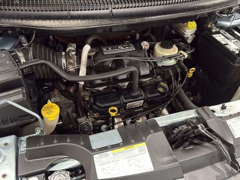 Used 2006 Dodge Grand Caravan SXT FWD image 38