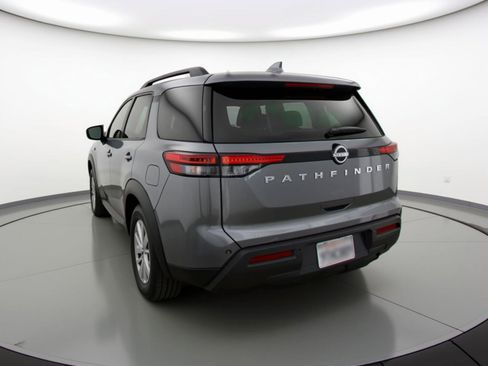 Used 2025 Nissan Pathfinder SV image 6