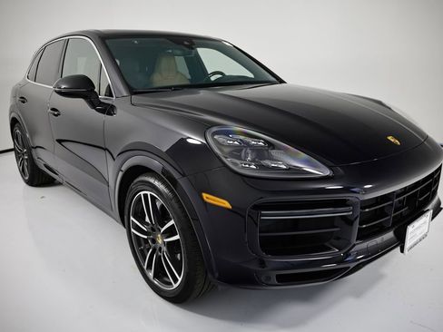 Certified 2022 Porsche Cayenne Turbo AWD/4WD image 9