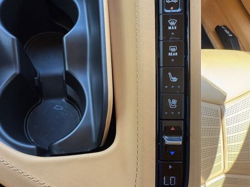 Used 2022 Chevrolet Corvette Stingray Premium Cpe w/ Z51 Performance Package image 32