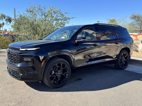 Used 2024 Chevrolet Traverse RS w/ LPO, Floor Liner Package image 8