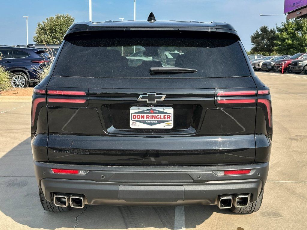 Used 2024 Chevrolet Traverse LS w/ Midnight/Sport Edition FWD image 4
