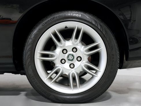 Used 2001 Jaguar XK8 Convertible RWD image 10