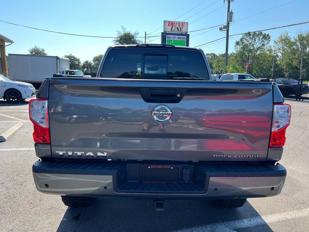 Used 2021 Nissan Titan SV w/ SV Convenience Package AWD/4WD image 8