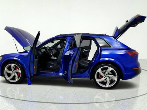Used 2024 Audi Q8 e-tron Premium Plus AWD/4WD image 15