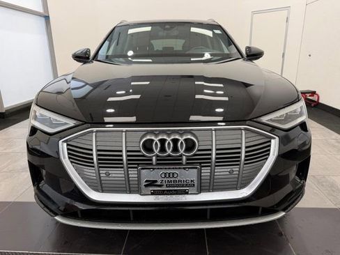 Used 2022 Audi e-tron Premium image 8