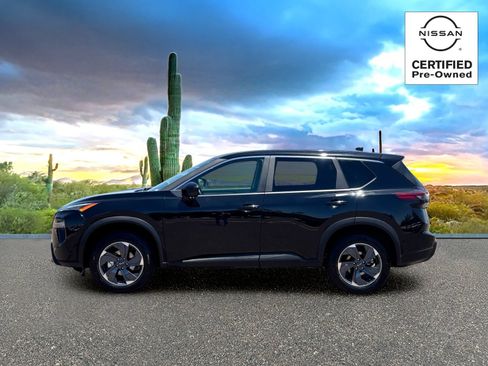 Certified 2025 Nissan Rogue SV FWD image 3