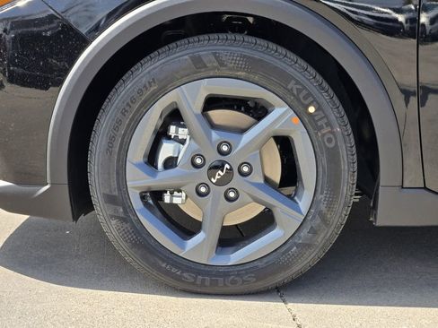 New 2026 Kia K4 LXS image 8