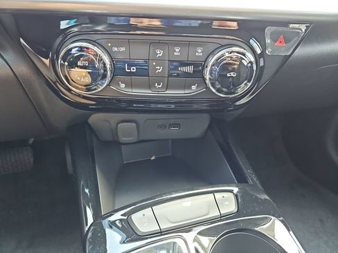 New 2026 Chevrolet Trax LT w/ Driver Confidence Package FWD image 17