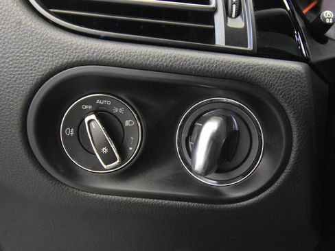 Used 2020 Porsche Macan S image 28