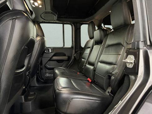 Used 2019 Jeep Wrangler Unlimited Sahara w/ Dual Top Group image 15