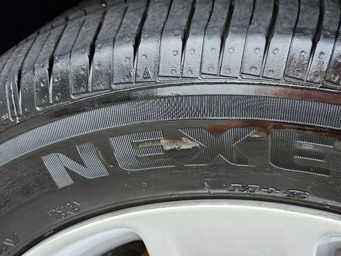 Used 2023 Dodge Challenger SXT image 11