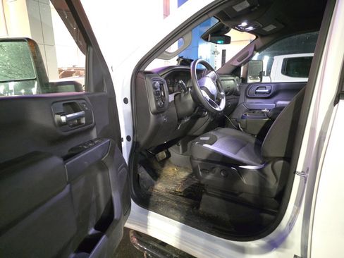 Certified 2025 Chevrolet Silverado 2500 Custom w/ Custom Value Package image 4