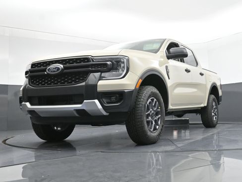 New 2025 Ford Ranger XLT w/ Equipment Group 301A High image 12