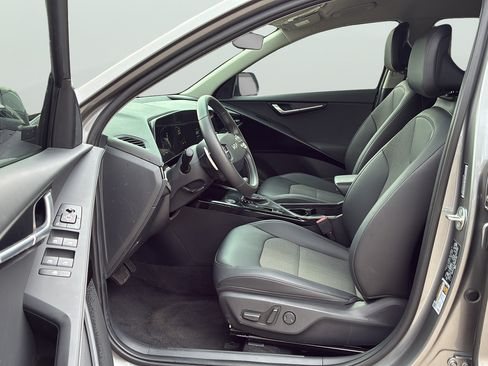 Certified 2025 Kia Niro EX FWD image 23