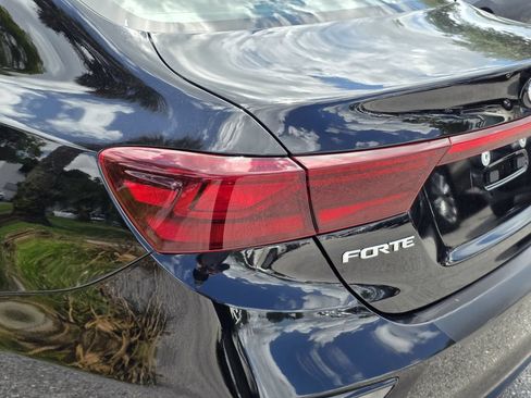 Used 2021 Kia Forte LXS FWD image 7