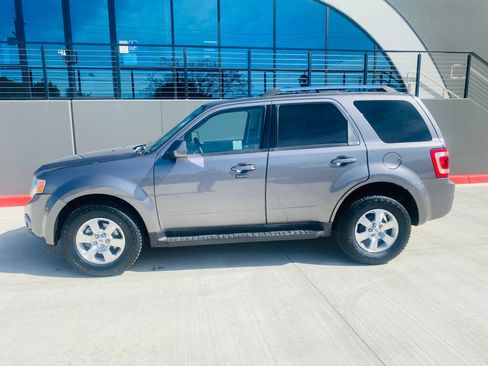 Used 2009 Ford Escape Limited image 3