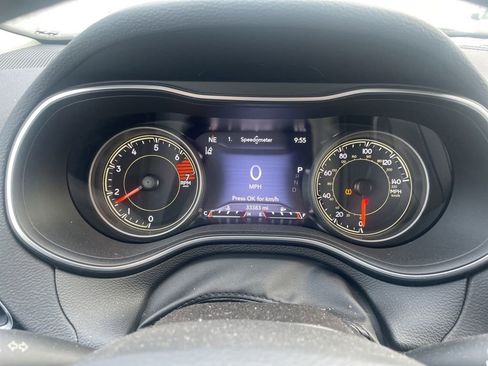 Used 2023 Jeep Cherokee Altitude Lux image 22