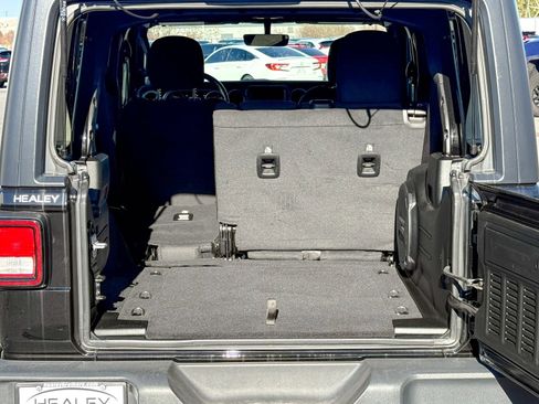 Used 2021 Jeep Wrangler Unlimited Sport image 12