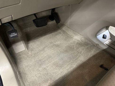 Used 2005 Toyota Highlander Limited image 34