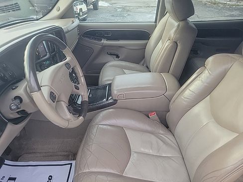 Used 2004 GMC Yukon Denali image 18
