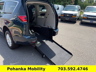 Used 2023 Chrysler Pacifica Touring-L