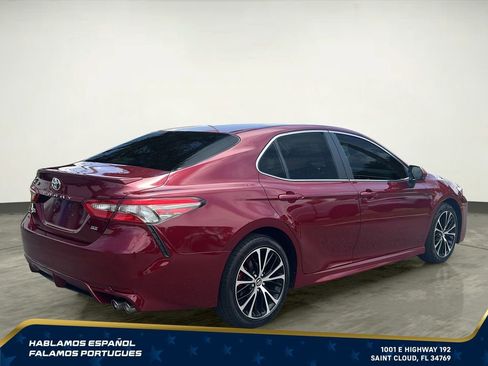 Used 2018 Toyota Camry SE FWD image 6
