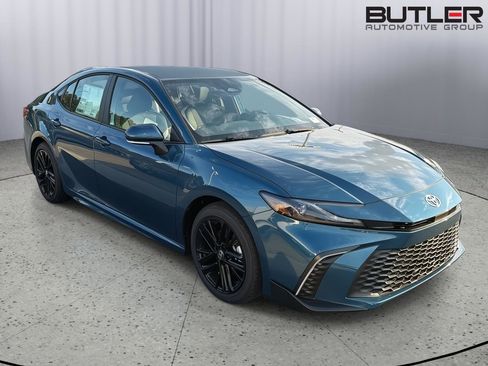 New 2026 Toyota Camry SE FWD image 8