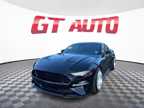 Used 2022 Ford Mustang GT RWD image 3