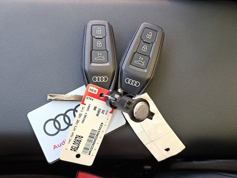 Certified 2025 Audi A6 e-tron Premium Plus w/ Premium Plus image 39