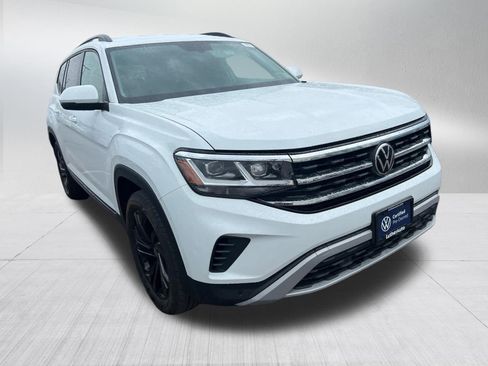 Used 2023 Volkswagen Atlas SE w/ Black Wheel Package AWD/4WD image 3