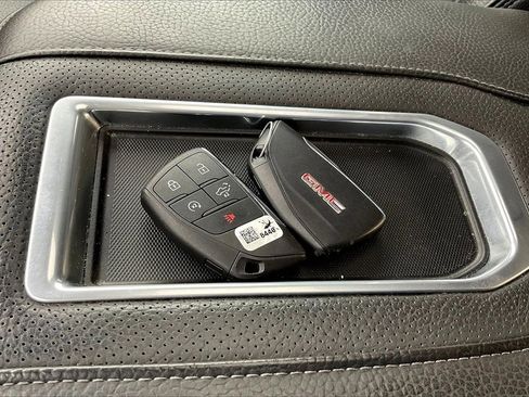 Used 2022 GMC Sierra 1500 Denali image 37