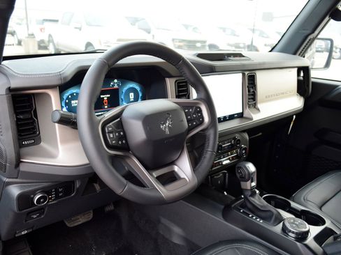 New 2026 Ford Bronco Outer Banks image 17