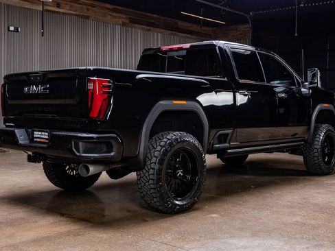 Used 2025 GMC Sierra 2500 Denali Ultimate image 10