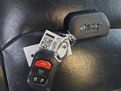 Used 2023 Jeep Wrangler Unlimited Sahara w/ Cold Weather Group image 9