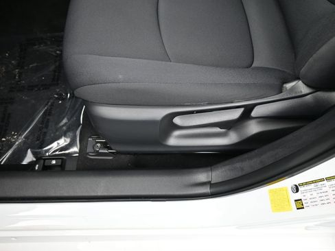 Used 2022 Toyota Corolla LE image 15