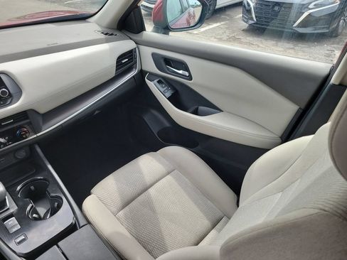 Used 2025 Nissan Rogue SV FWD image 8