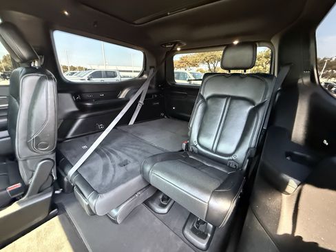 Used 2022 Jeep Wagoneer Series III w/ Premium Group I RWD image 31