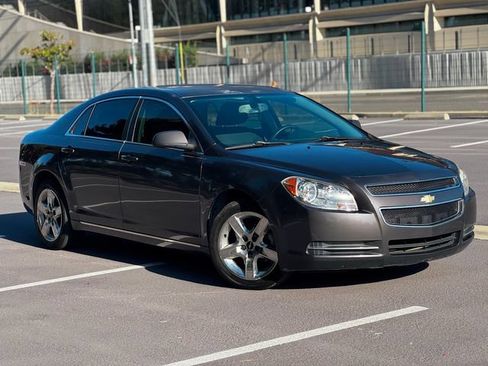 Used 2010 Chevrolet Malibu LT w/ Power Convenience Package FWD image 3