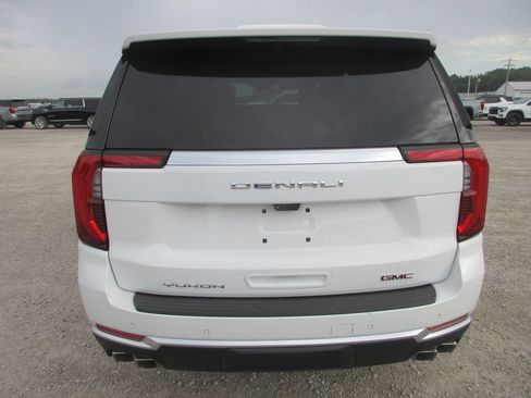 New 2026 GMC Yukon Denali w/ Denali Reserve Package AWD/4WD image 5