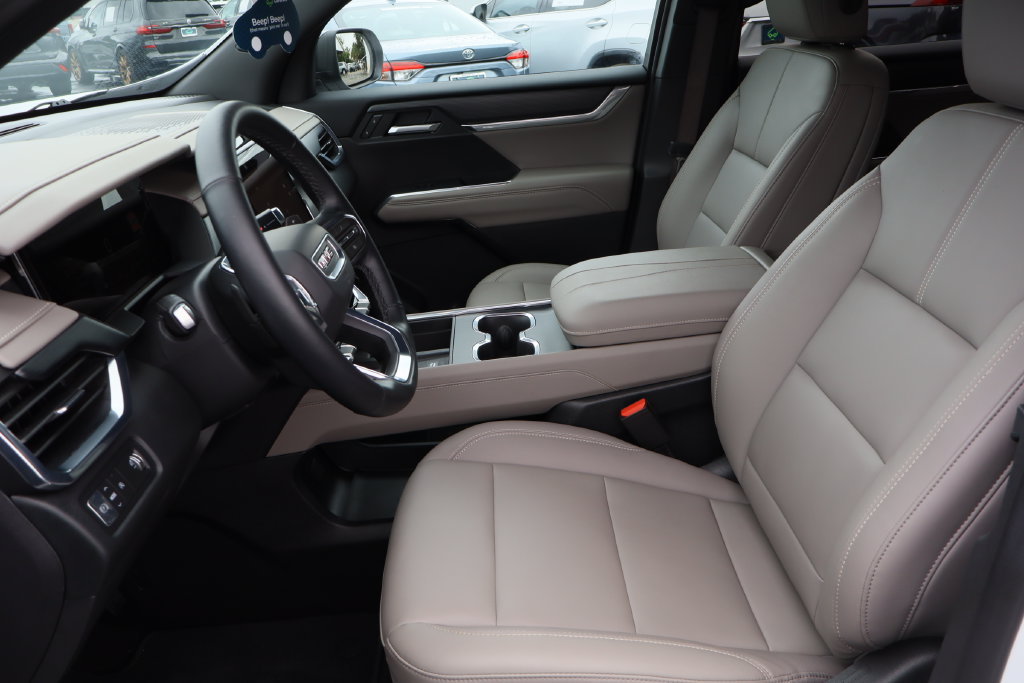 Certified 2026 GMC Acadia Elevation w/ Elevation Premium Package FWD image 23
