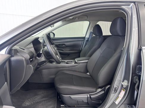 Used 2025 Nissan Sentra S FWD image 9