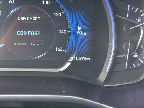 Used 2019 Hyundai Santa Fe SEL image 17