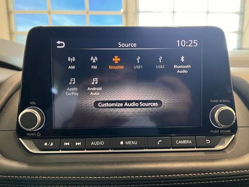 Used 2025 Nissan Rogue SV image 11