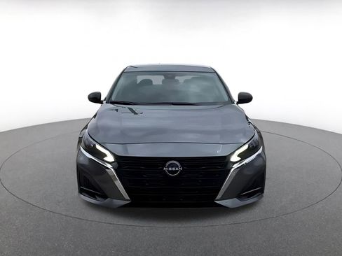 Used 2025 Nissan Altima 2.5 SV image 4