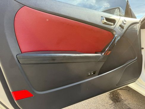 Used 2013 Hyundai Genesis 3.8 image 21